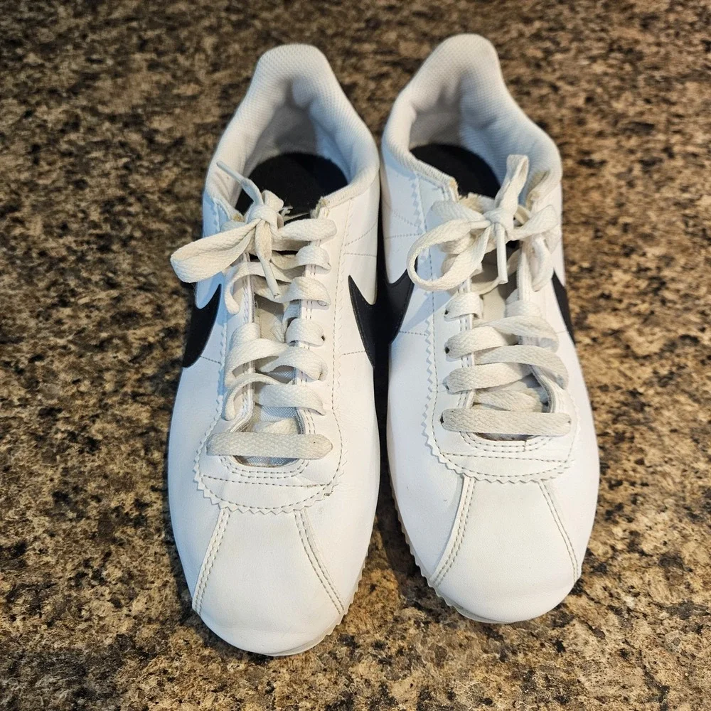 Nike Classic Cortez‎ Womens Size 8.5 White Black Athletic Sneakers